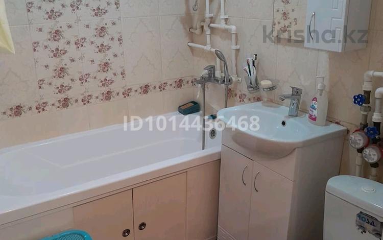 3-комнатная квартира · 58 м² · 4/5 этаж, 14-МКР Дом-2 — Ориентир 9-поликлиника за 23 млн ₸ в Семее — фото 2