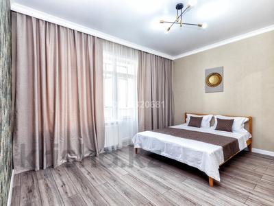 2-бөлмелі пәтер, 60 м², 4/12 қабат тәулігіне, Мәңгілік Ел 21 — Центр левого берега, бағасы: 17 000 〒 в Астане, Есильский р-н