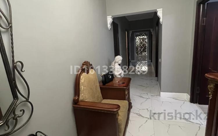 4-бөлмелі пәтер · 133 м² · 9/16 қабат, Шұғыла ш/а., Жуалы 10, бағасы: 73 млн ₸ в Алматы, Наурызбайский р-н — фото 2