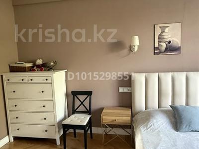2-бөлмелі пәтер · 60 м² · 3/3 қабат, Абылай хана — Кабанбай Батыра, бағасы: 90 млн ₸ в Алматы, Алмалинский р-н