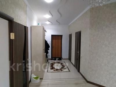 3-комнатная квартира, 117.6 м², 1/8 этаж, Санкибай батыра за 37.5 млн 〒 в Актобе