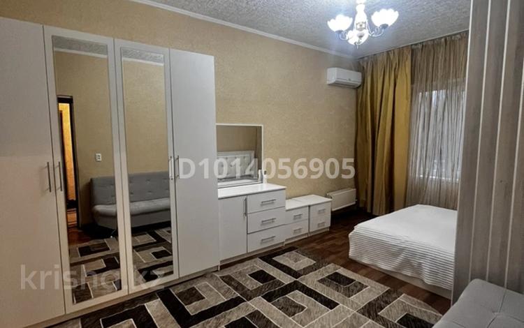 1-комнатная квартира · 36 м² · 3/5 этаж, мкр Алатау 23 за 100 000 ₸ в Таразе — фото 2