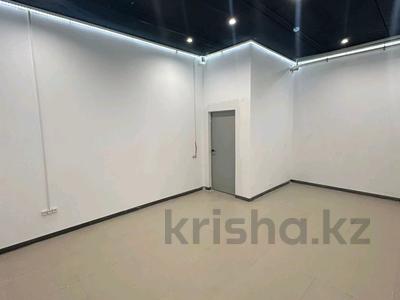 Свободное назначение, офисы, магазины и бутики, салоны красоты, образование, развлечения, кабинеты и рабочие места, студии · 20 м² за 80 000 〒 в Актау, мкр Приморский