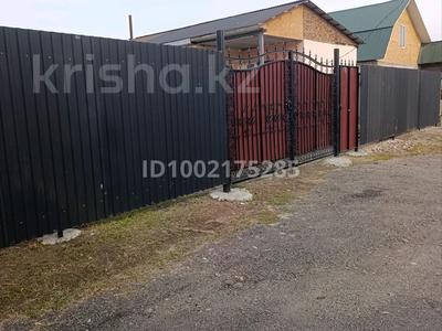 Отдельный дом · 3 комнаты · 65 м² · 6 сот., Спорткомплекс 33 — Спорткомплекс за 16 млн 〒 в Байтереке (Новоалексеевке)