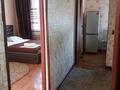 2-комнатная квартира, 46 м², 3/5 этаж посуточно, Привокзальный-3 мкр 12 за 10 000 〒 в Атырау, мкр Привокзальный-3 — фото 2