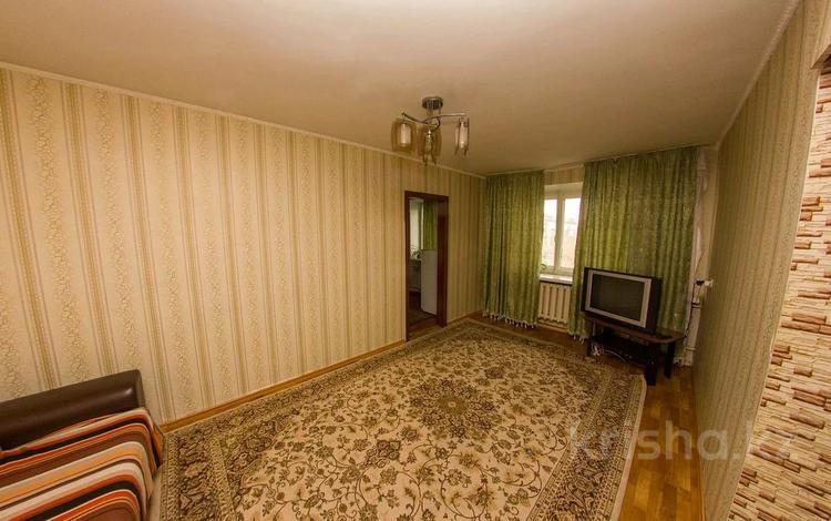 2-комнатная квартира, 44 м², 2/5 этаж посуточно, Ғарышкерлер за 8 500 〒 в Жезказгане — фото 2