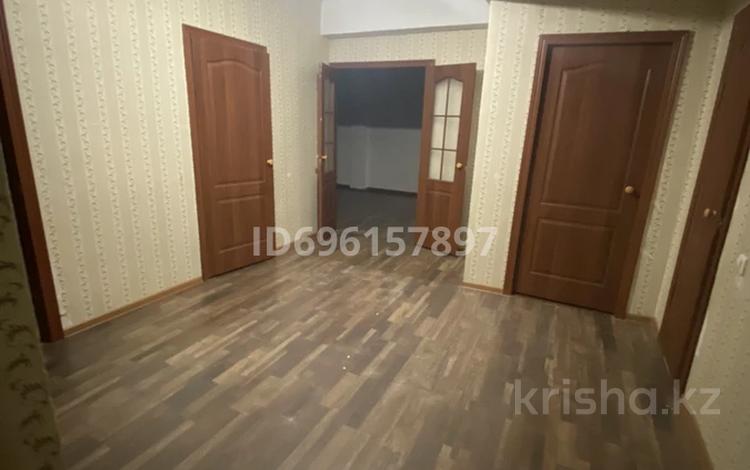 3-комнатная квартира · 95 м² · 1/5 этаж · помесячно, мкр Туран 979