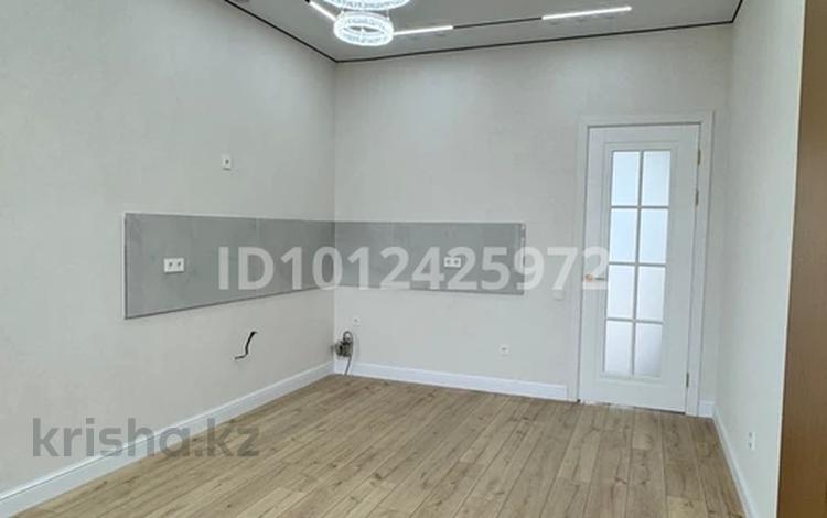 3-комнатная квартира · 61 м² · 8/9 этаж, Мухамеджан Тынышбайулы 10 за 37 млн ₸ в Астане, Сарайшык р-н — фото 3