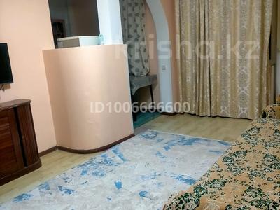 2-комнатная квартира · 42 м² · 2/3 этаж, Просп Абая 40 за 15 000 〒 в Алматы, Бостандыкский р-н
