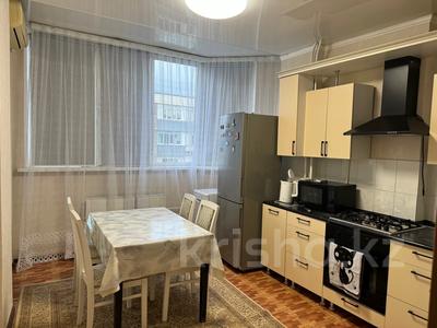 3-комнатная квартира · 84 м² · 9/10 этаж, мкр Жетысу-4 24 за 350 000 〒 в Алматы, Ауэзовский р-н