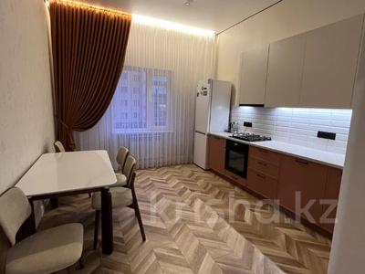 2-бөлмелі пәтер · 62 м² · 8/15 қабат, 16-й мкр , ​16-й микрорайон 64, бағасы: 26 млн ₸ в Актау