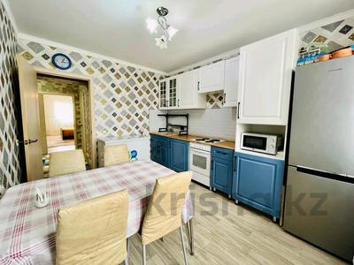 Пәтерлер в Акмолинской обл.: 2-бөлмелі пәтер · 60 м² · 3/5 қабат, Алтын казык 3а — Е-29 улица, бағасы: 19 млн 〒 2-бөлмелі пәтер · 60 м² · 3/5 қабат, Алтын казык 3а — Е-29 улица, бағасы: 19 млн 〒 в Косшы