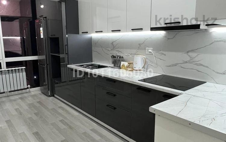 3-комнатная квартира · 81 м² · 10/14 этаж, мкр Нурсат, Назарбекова 29/4 — Шаяхметов за 50 млн ₸ в Шымкенте, Каратауский р-н — фото 3