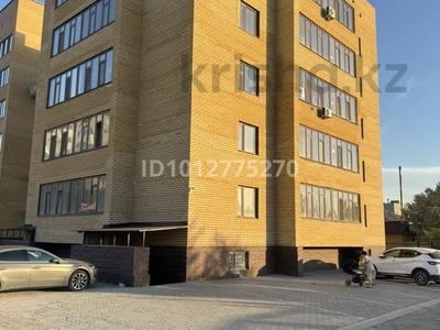 2-бөлмелі пәтер · 68 м² · 2/5 қабат, Жана Ауыл 7/3, бағасы: 28 млн ₸ в Семее