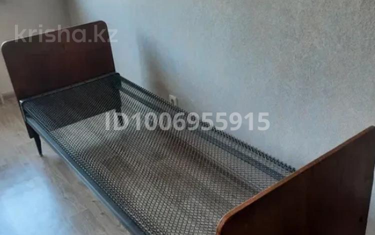 1 бөлме · 12 м², Серикбаев 1/1, бағасы: 135 000 ₸ в Усть-Каменогорске — фото 2