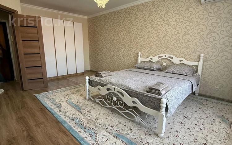 1-комнатная квартира · 50 м² · 7/9 этаж, мкр. Алтын орда, Тауелсиздик 13/1 — Улица Мустафа Шокая за 13 000 ₸ в Актобе — фото 17