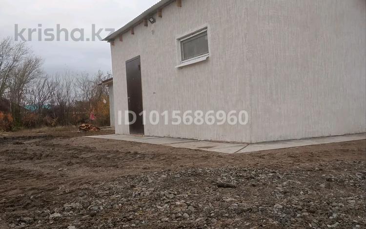 Часть дома · 2 комнаты · 70 м² · 10 сот., мкр Айгуль — 1001 ночь автомойка шак сарай за 13 млн ₸ в Уральске — фото 3