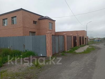 Отдельный дом · 7 комнат · 307 м² · 10 сот., Майкудук, Мкр Шахтёрский, 12 квартал за 60 млн 〒 в Караганде, Алихана Бокейханова р-н