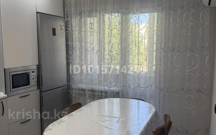 2-бөлмелі пәтер · 55 м² · 4/5 қабат, Таугүл ш/а. 29, бағасы: 350 000 ₸ в Алматы, Ауэзовский р-н — фото 2