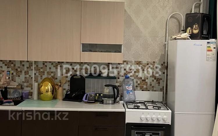 1-комнатная квартира · 32 м² · 1/5 этаж, мкр. Алтын орда, Алтын орда ш/а. 25а за 130 000 〒 в Актобе — фото 2