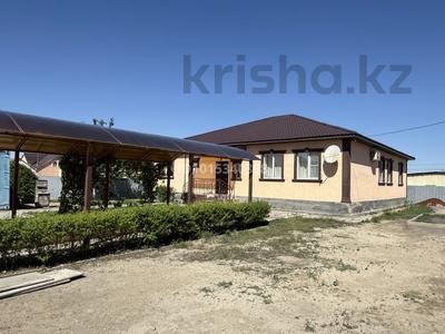 Отдельный дом · 5 комнат · 205 м² · 11.7 сот., мкр Атырау, Шманов за 46 млн ₸