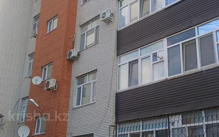 2-бөлмелі пәтер · 70 м² · 3/5 қабат, Ескалиева 239, бағасы: 200 000 ₸ в Уральске — фото 28