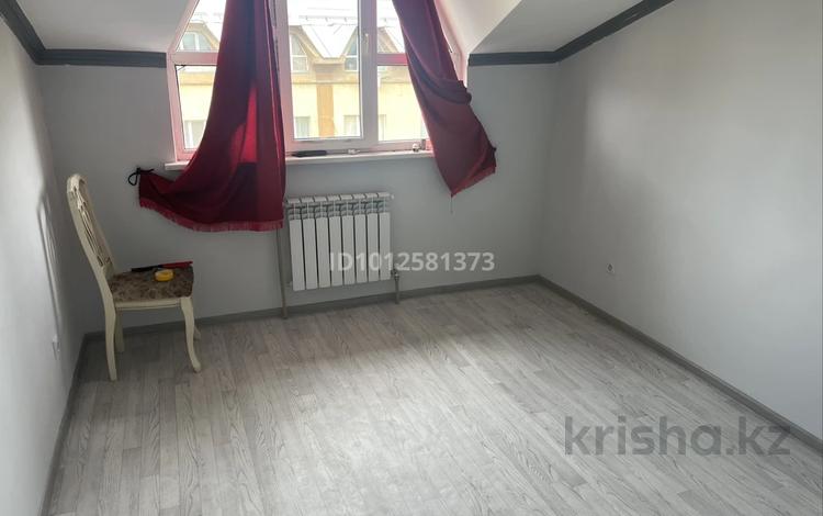 2-бөлмелі пәтер · 40 м² · 6/6 қабат, Кенесары хана 83/4, бағасы: 200 000 ₸ в Алматы, Бостандыкский р-н — фото 2