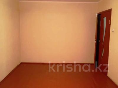 3-комнатная квартира · 62.6 м² · 4/5 этаж, 2 микр Каратау за 15 млн 〒 в Таразе
