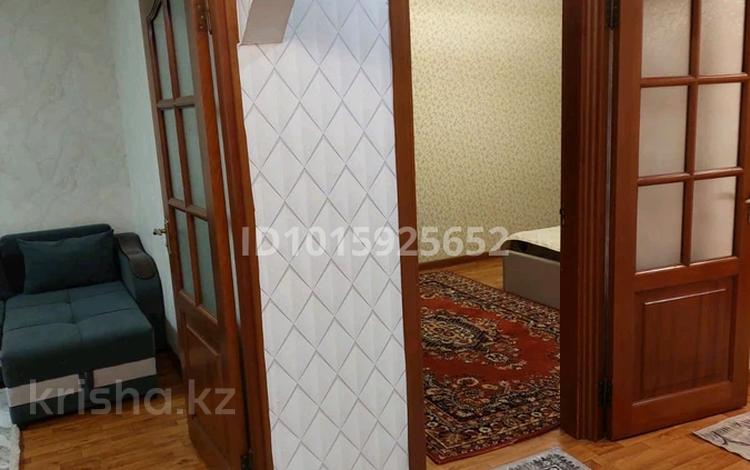 3-комнатная квартира · 65 м² · 5/5 этаж, мкр Айнабулак-2 70 за 300 000 ₸ в Алматы, Жетысуский р-н — фото 2