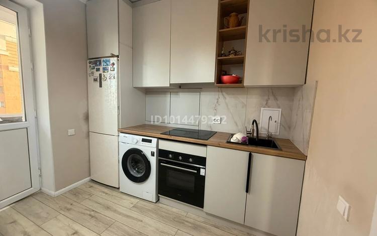 2-комнатная квартира · 70 м² · 4/5 этаж, Чингиза Айтматова 31 б за 300 000 ₸ в Астане, Нура р-н — фото 2