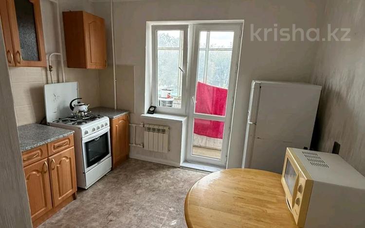 1-бөлмелі пәтер · 35 м² · 3/5 қабат, 11 ш/а. 15, бағасы: 100 000 ₸ в Актобе, мкр 11 — фото 3