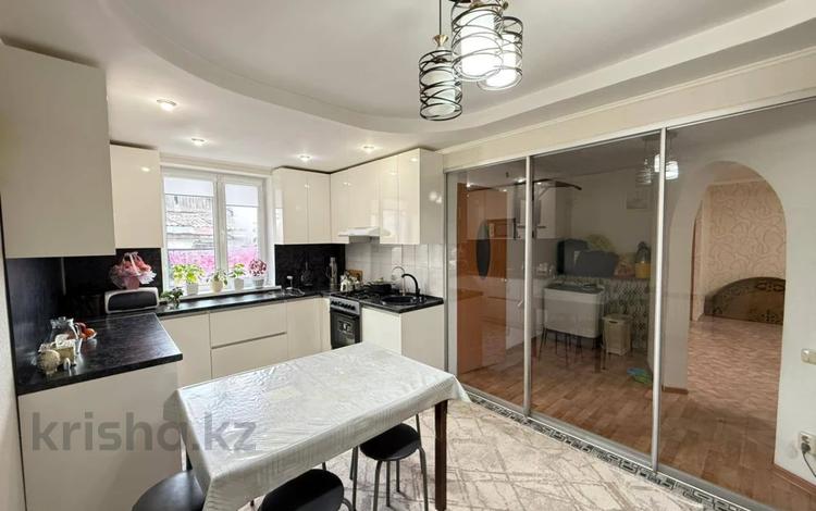 Отдельный дом · 5 комнат · 250 м² · 5 сот., Козыбаева за 45 млн ₸ в Костанае — фото 2