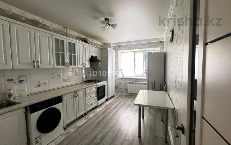 2-бөлмелі пәтер · 79 м² · 1/6 қабат, Алтын орда ш/а., Мәңгілік ел 11, бағасы: 180 000 ₸ в Актобе, мкр. Алтын орда — фото 2