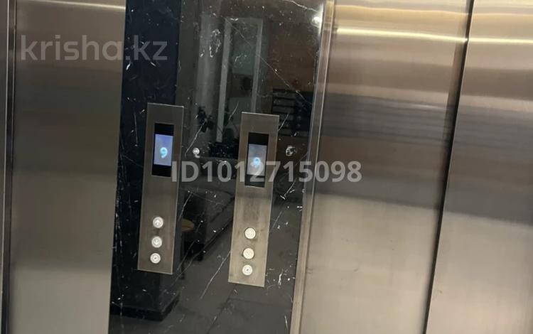 3-бөлмелі пәтер · 113 м² · 3/12 қабат, Бекхожина 15, бағасы: 140 млн ₸ в Алматы, Медеуский р-н — фото 2