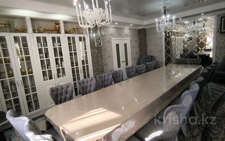 Отдельный дом · 7 комнат · 340 м² · 13 сот., мкр Таусамалы, Ниязбекова 45 за 179 млн 〒 в Алматы, Наурызбайский р-н — фото 12