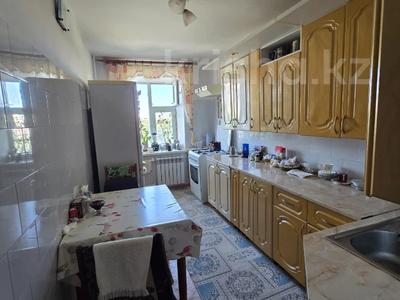 4-комнатная квартира · 80.6 м² · 4/6 этаж, мкр 8, проспект Алии Молдагуловой за 25.5 млн ₸ в Актобе
