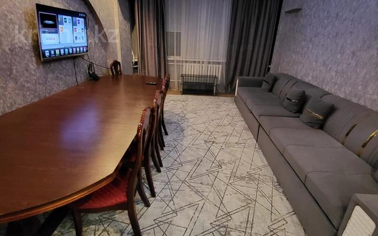 4-комнатная квартира · 100 м² · 1/5 этаж, Мкр Астана 13 — Толе би за 20 000 〒 в Таразе — фото 2