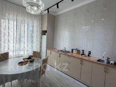 2-бөлмелі пәтер · 57 м² · 1/5 қабат, Алтын орда ш/а., бағасы: 28 млн ₸ в Актобе, мкр. Алтын орда