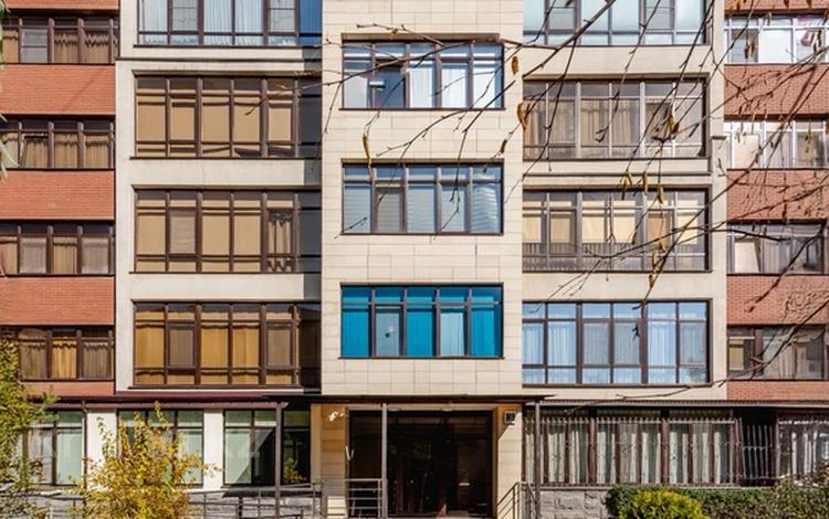 3-бөлмелі пәтер · 200 м² · 3/6 қабат, Рахмадиева, бағасы: 179.9 млн ₸ в Алматы, Бостандыкский р-н — фото 2