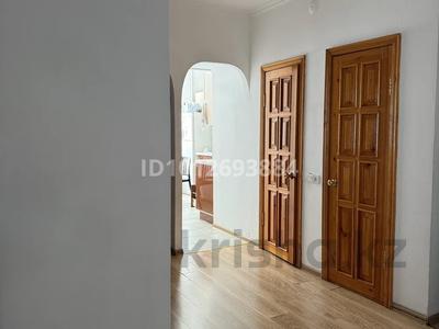3-комнатная квартира · 68 м² · 1/12 этаж, мкр Самал-1 31 за 65 млн ₸ в Алматы, Медеуский р-н
