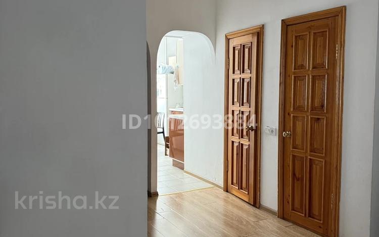 3-комнатная квартира · 68 м² · 1/12 этаж, мкр Самал-1 31 за 65 млн ₸ в Алматы, Медеуский р-н — фото 2