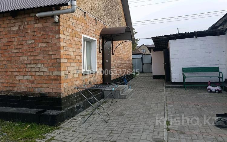 Отдельный дом · 3 комнаты · 80 м² · 6 сот., Пушкина за 25.5 млн 〒 в Усть-Каменогорске — фото 3