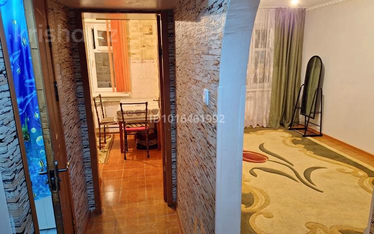 1-комнатная квартира · 40 м² · 1/5 этаж, 2 микрорайон 13 за 90 000 ₸ в Таразе — фото 2