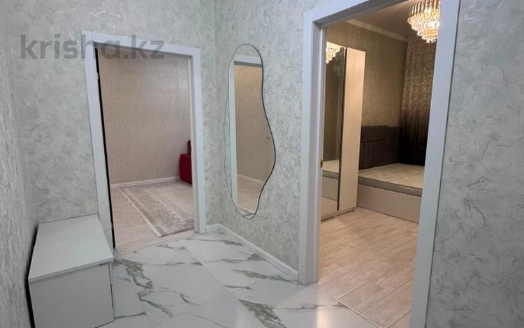 2-бөлмелі пәтер · 61 м² · 2/5 қабат, мкр. Алтын орда 30б, бағасы: 32.5 млн ₸ в Актобе — фото 2