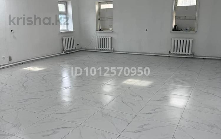Свободное назначение, магазины и бутики · 70 м² за 490 000 ₸ в Павлодаре — фото 2