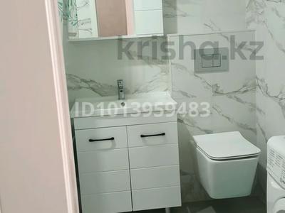 2-бөлмелі пәтер · 60 м² · 5/10 қабат, Толе би 285/2к8, бағасы: 300 000 ₸ в Алматы, Ауэзовский р-н