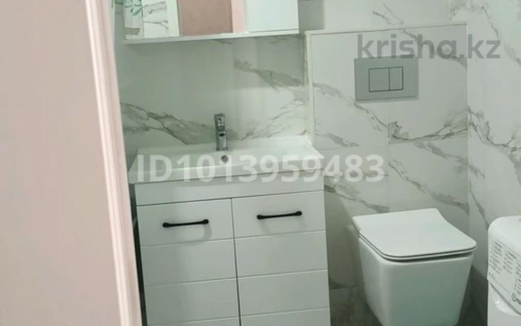 2-комнатная квартира · 60 м² · 5/10 этаж, Толе би 285/2к8 за 300 000 ₸ в Алматы, Ауэзовский р-н — фото 2