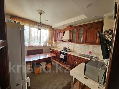 Аренда квартир в Алматы: 4-комнатная квартира · 100 м² · 8/9 этаж, мкр Аксай-1 11 за 380 000 〒 4-комнатная квартира · 100 м² · 8/9 этаж, мкр Аксай-1 11 за 380 000 〒 в Алматы, Ауэзовский р-н