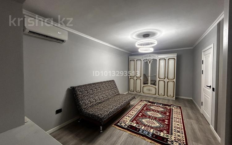 1-бөлмелі пәтер · 29 м² · 2/4 қабат, мкр Самал-2, Достык 99в — Достык Аль-фараби, бағасы: 400 000 ₸ в Алматы, Медеуский р-н — фото 2