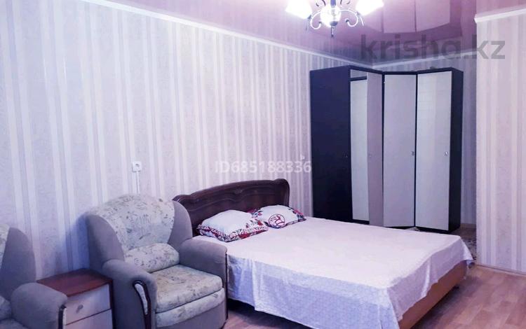 1-комнатная квартира, 43 м², 2 этаж по часам, 17 мкр 90 за 800 〒 в Актау — фото 2